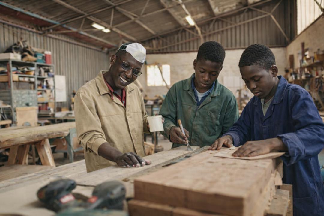 Travail du bois en atelier